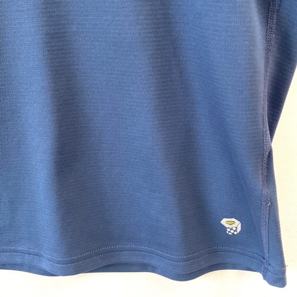 (A55) Mountain Hardwear Blue Abstract Short Sleeve Top Outdoor Hiking, Size M - Picture 4 of 7